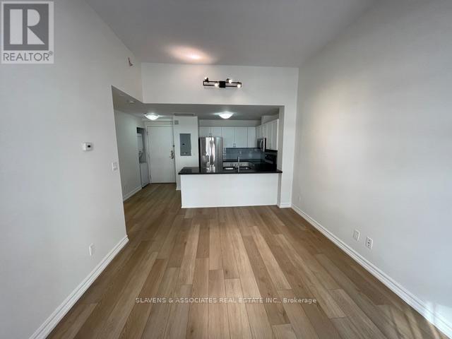 Building Photo - 4198 Dundas St W