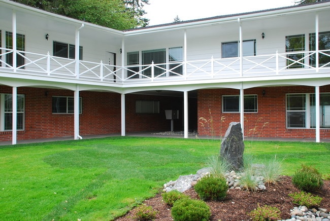 Building Photo - Clover Creek Manor Apartments