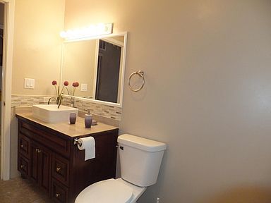 Foto del edificio - 425 Shady Ln