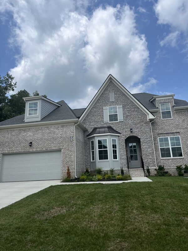 Building Photo - 631 Silva Ln