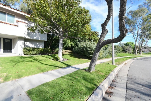 Foto del edificio - 3249 Whiffletree Ln