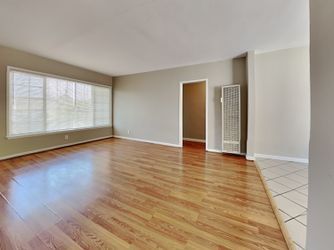Building Photo - 13582 Rayen St