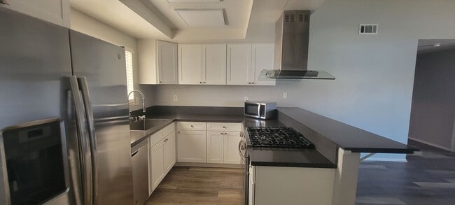 Building Photo - Lovely Temecula Home! Utilities paid!  Ava...