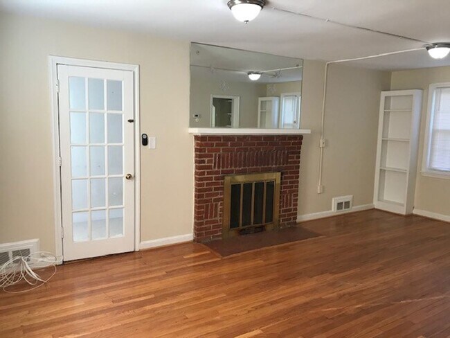 Foto del edificio - Gorgeous Cheverly Colonial With a Finished  Basement! 3 Beds and 1.5 Baths!