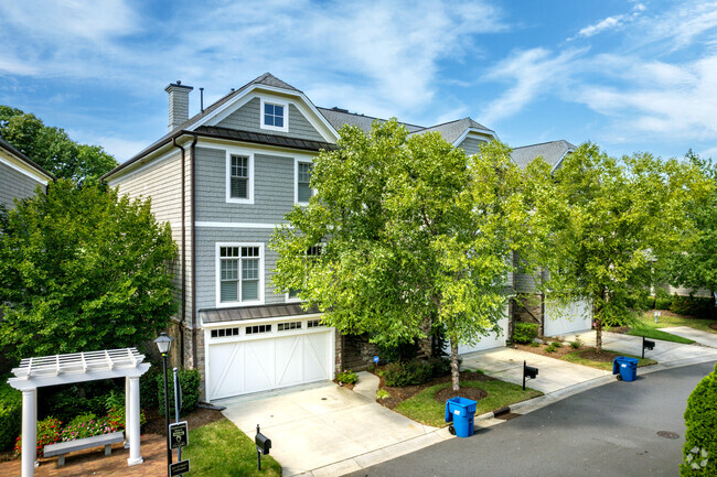 Building Photo - Greenview Terraces Townhomes