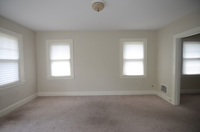 Foto del edificio - 5824 Arnsby Pl