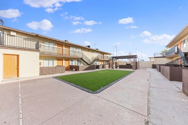 Building Photo - 3011 Arville St