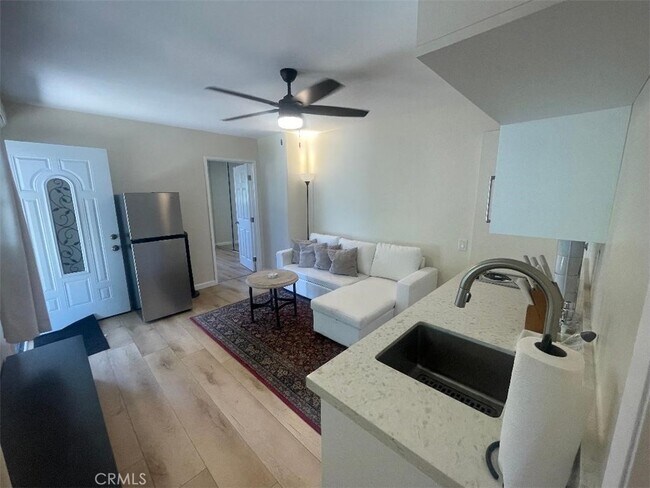 Foto del edificio - 23415 Vanowen St