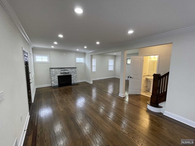 Building Photo - 257 Cherry Ln