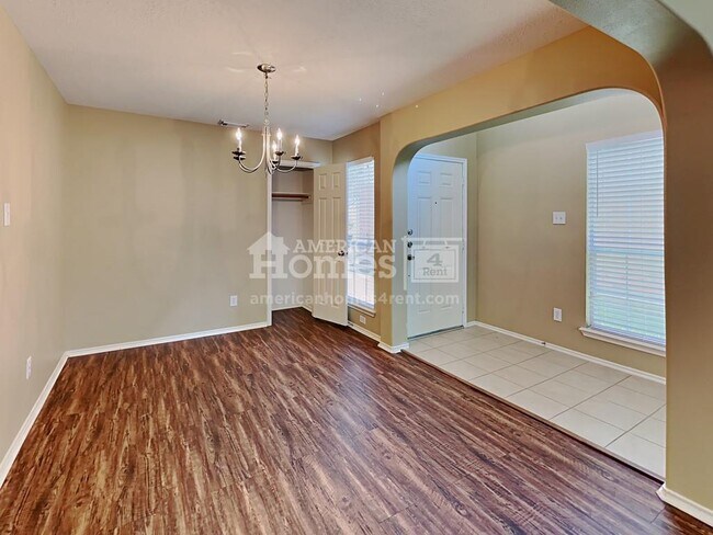 Foto del edificio - 13711 Rural Oak St
