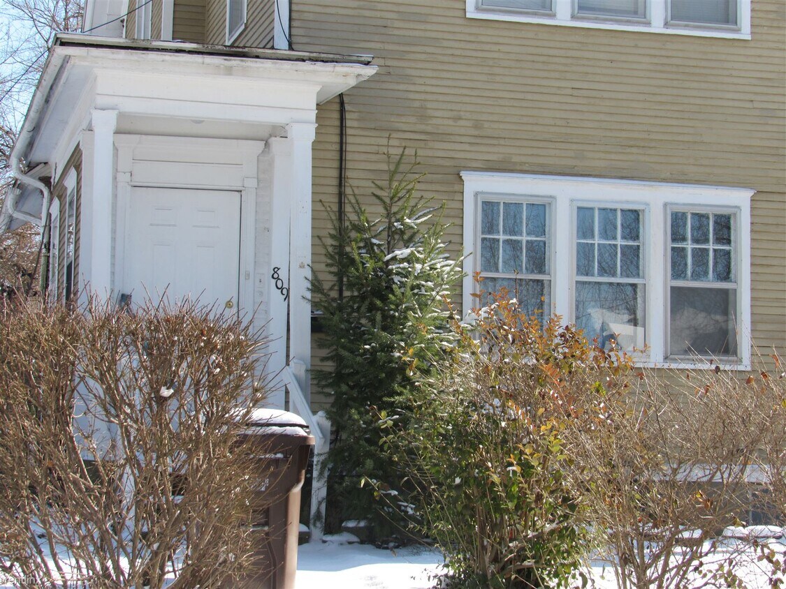 Primary Photo - 809 2nd St