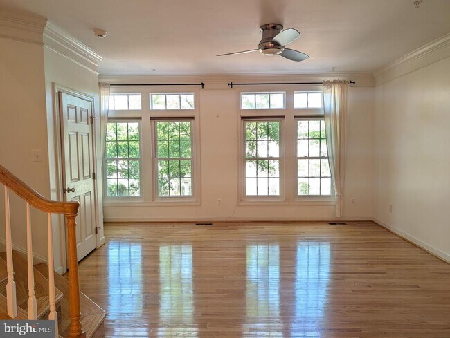 Foto del edificio - 822 W Glebe Rd