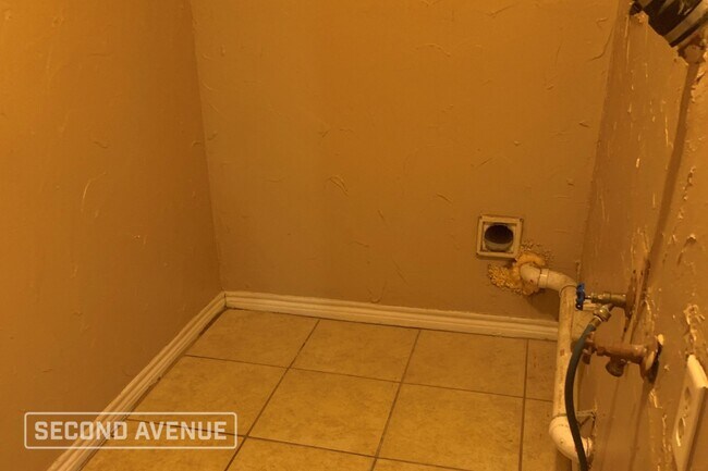 Foto del edificio - 1401 NW 102nd St