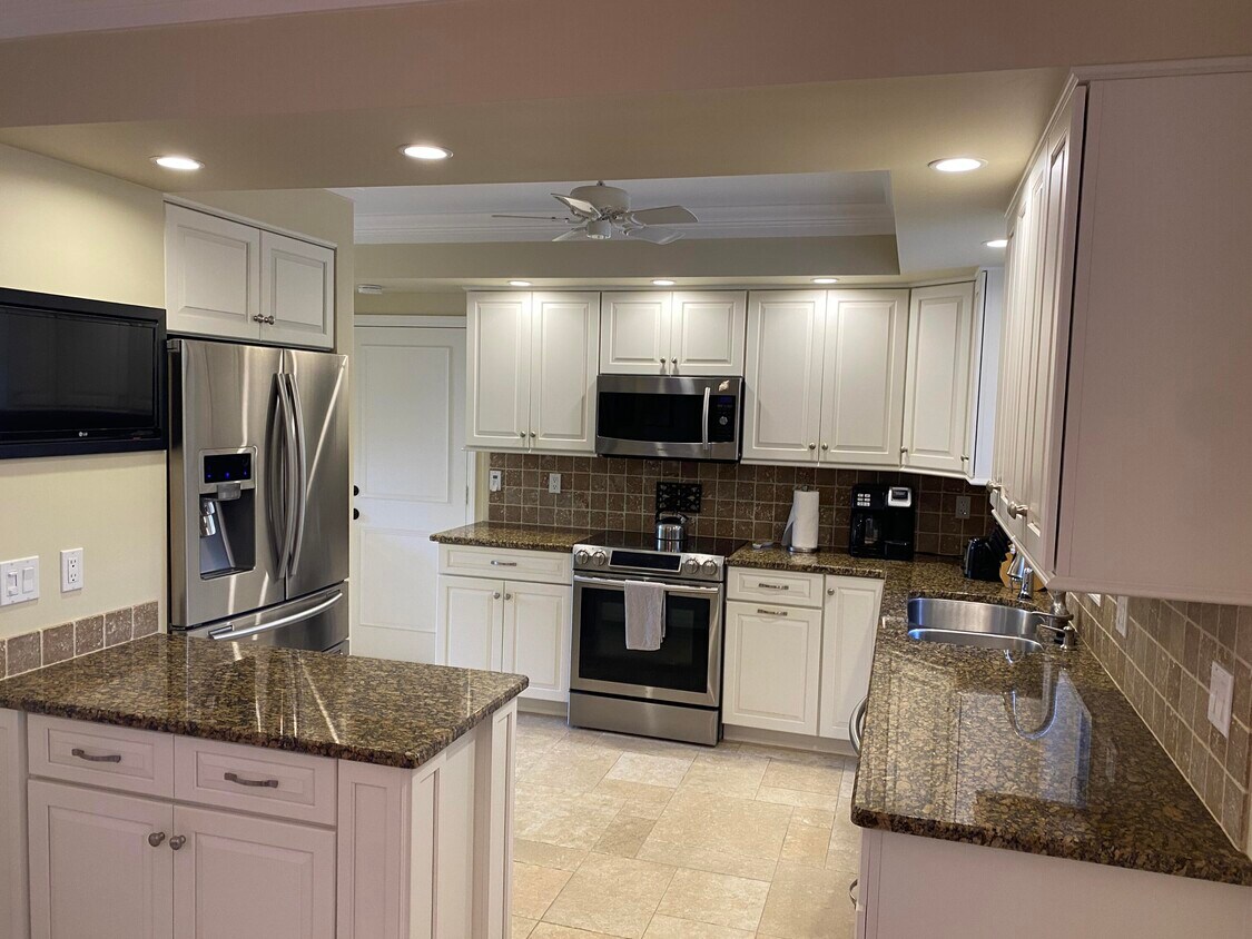 Foto principal - 535 Flamevine Ln