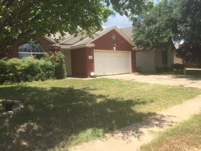 Building Photo - 14500 Amy Francis St