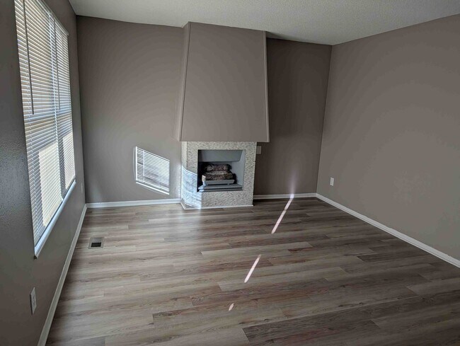 Foto del edificio - 2537 Clovermere Ct