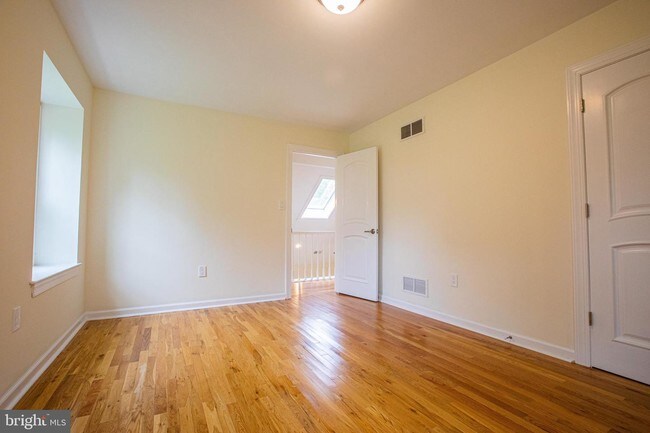 Foto del edificio - 2635 Stony Garden Rd