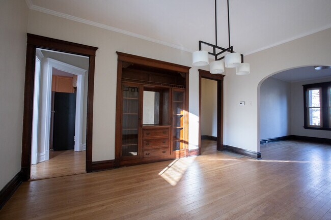 Dining Room - 1407 W Belle Plaine Ave