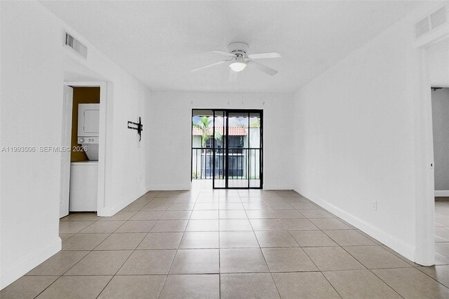Building Photo - 9730 Hammocks Blvd