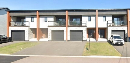Building Photo - 208 Dickey Boul