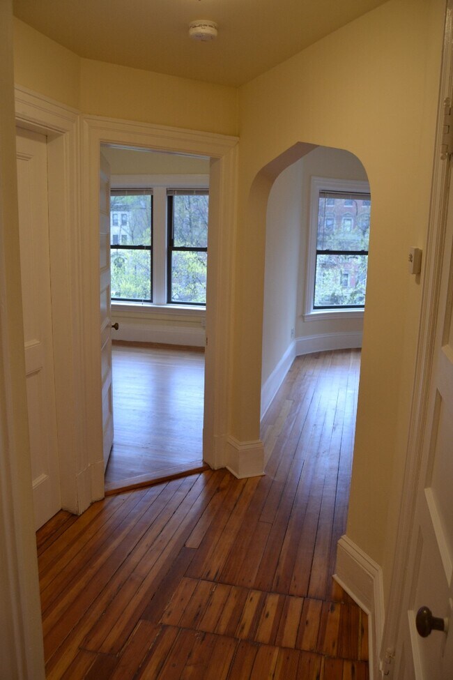 Foto del edificio - 1463 Beacon St