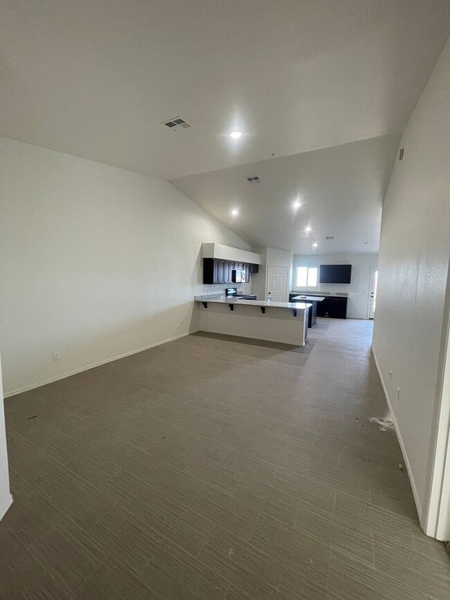 Building Photo - IMMACULATE DESERT SKY T0WN HOUSE for RENT