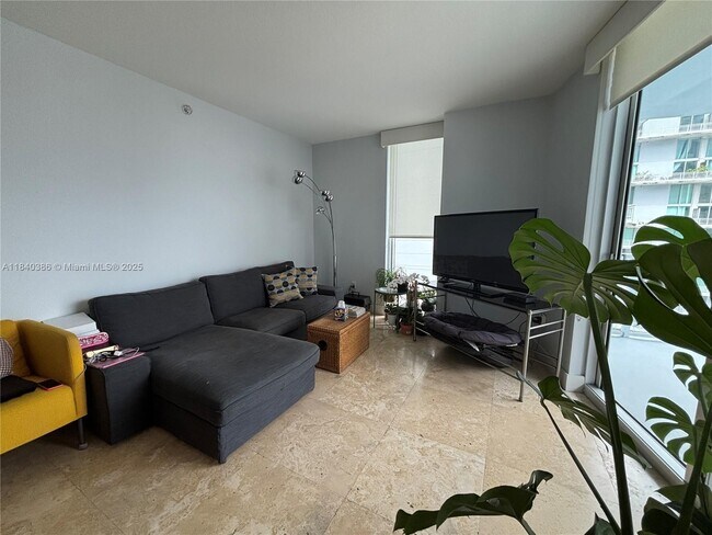 Foto del edificio - 185 SW 7th St
