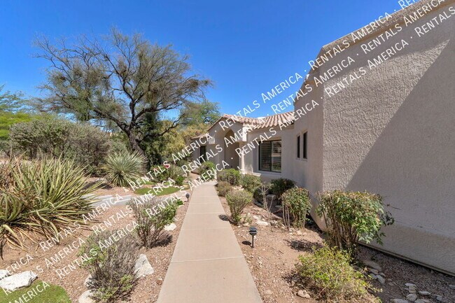 Foto del edificio - 6445 N Silver Smith Pl