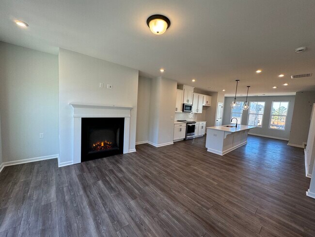 Foto del edificio - 817 Cameron Trl