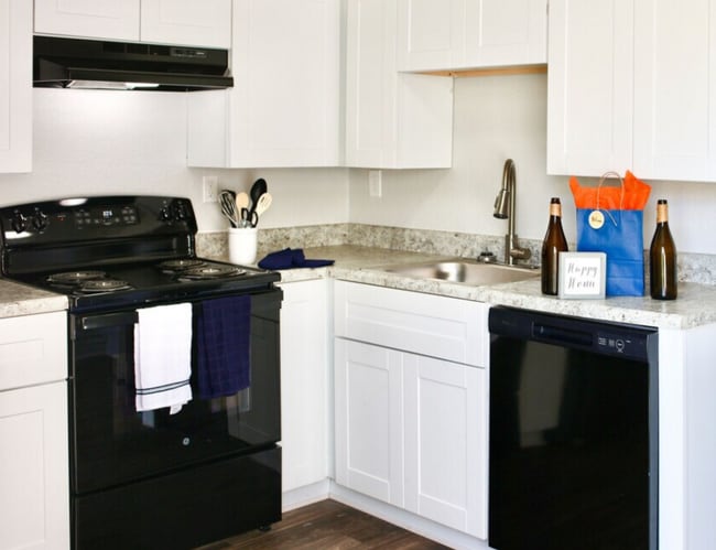 Building Photo - 548 Madison St