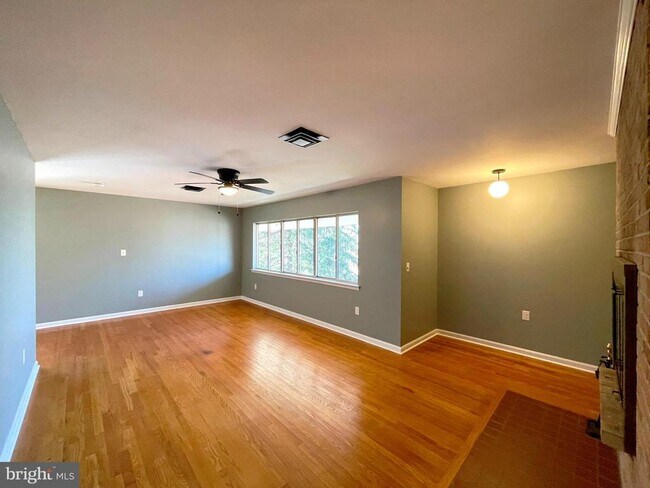 Foto del edificio - 9457 Boyds Turn Rd