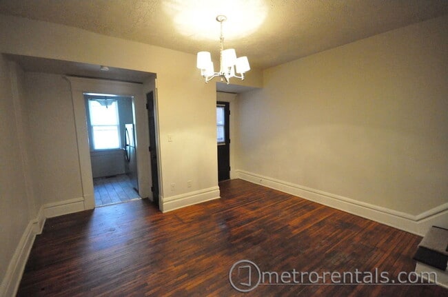 Building Photo - 204 E 9th Ave