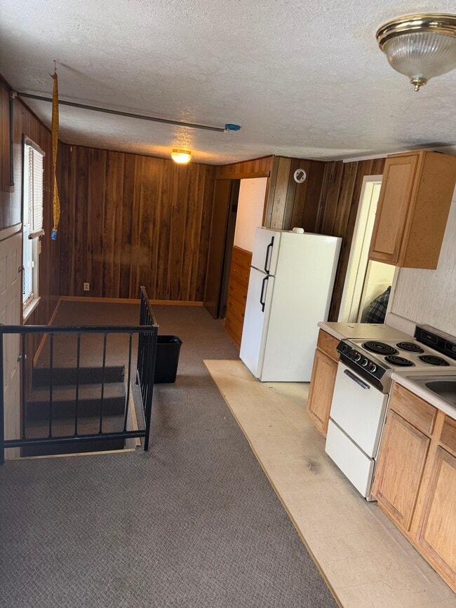 Building Photo - 314 W Crawford St