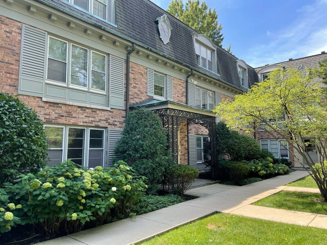 1925 Sherman Ave, Evanston, IL 60201 Apartments in Evanston, IL