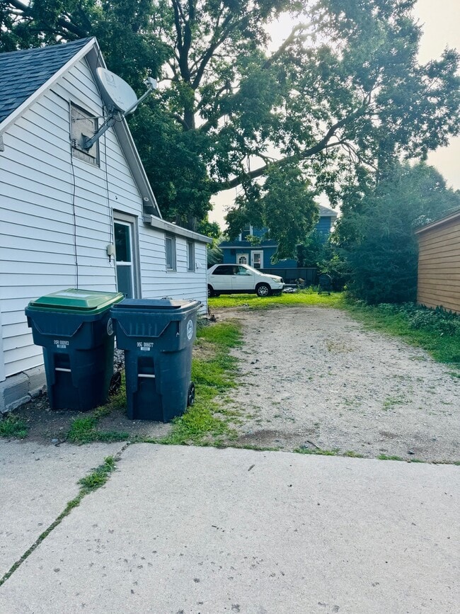 Off Street Parking Spot - 1220 Moore St