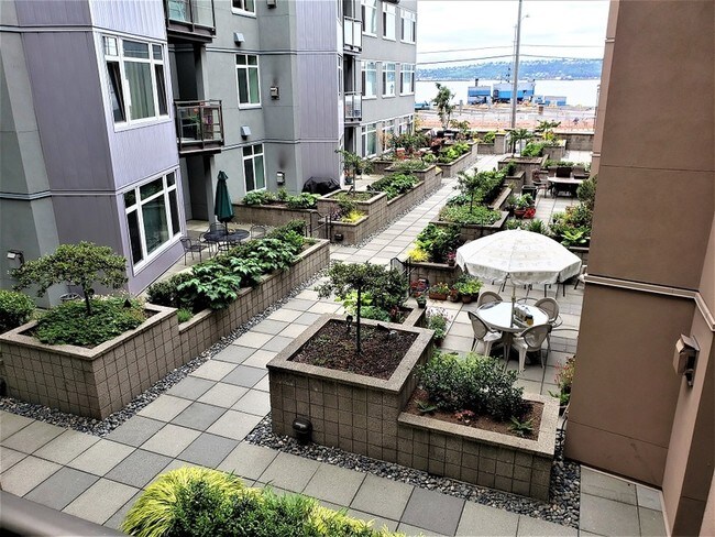 Foto del edificio - 1950 Alaskan Way