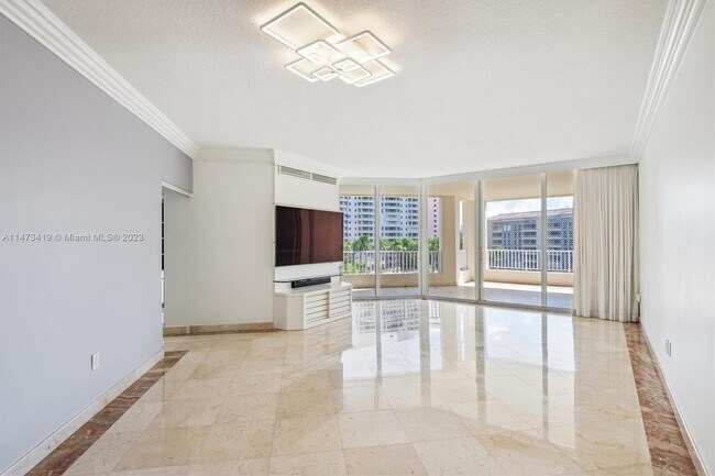 Building Photo - 715 Crandon Blvd