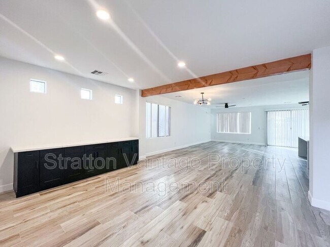 Building Photo - 1674 S Constellation Way