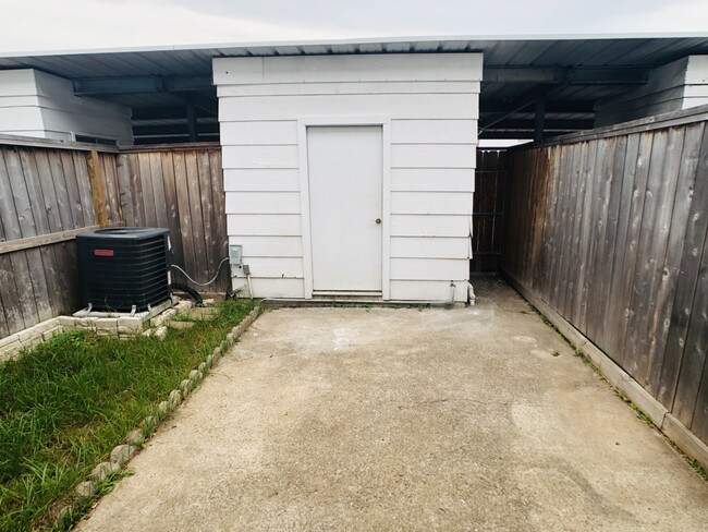 Building Photo - 7009 Chasewood