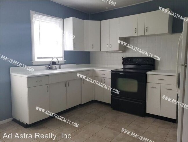 Building Photo - Affordable Raytown Home-Available in AUGUST!!