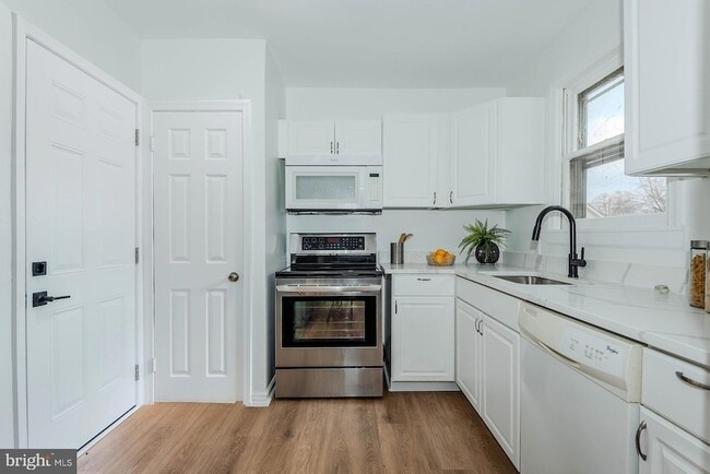 Foto del edificio - 108 New Jersey Ave NW