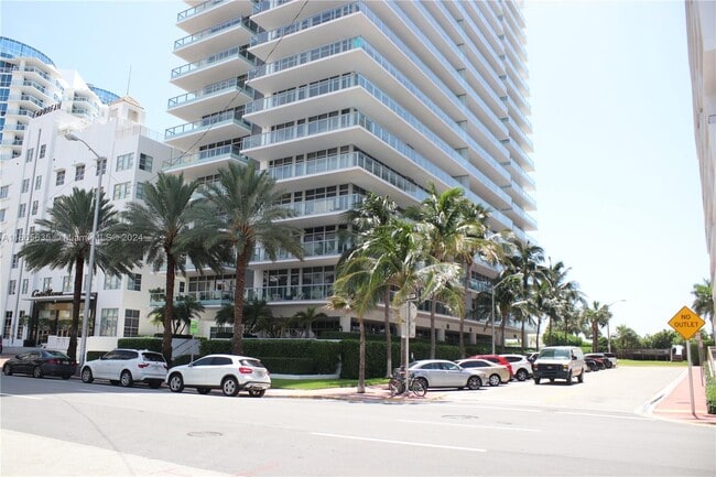 Building Photo - 3700 Collins Ave
