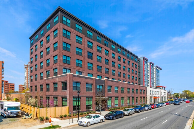 930 N Henry St - The Bloom