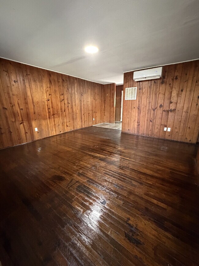 Foto del edificio - 910 Marsh St