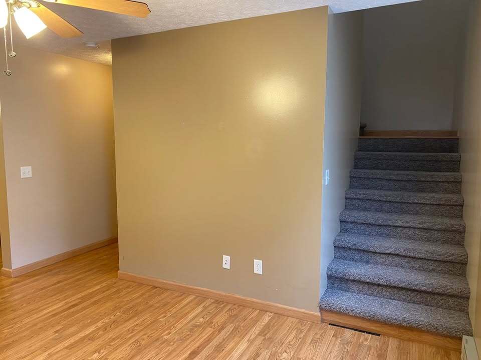 Foto del edificio - 104 S Pleasant St