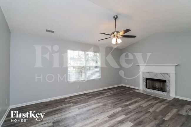 Foto del edificio - 141 Ashland Creek Ct