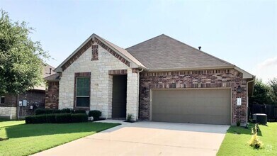 Building Photo - 130 Middle Creek Dr