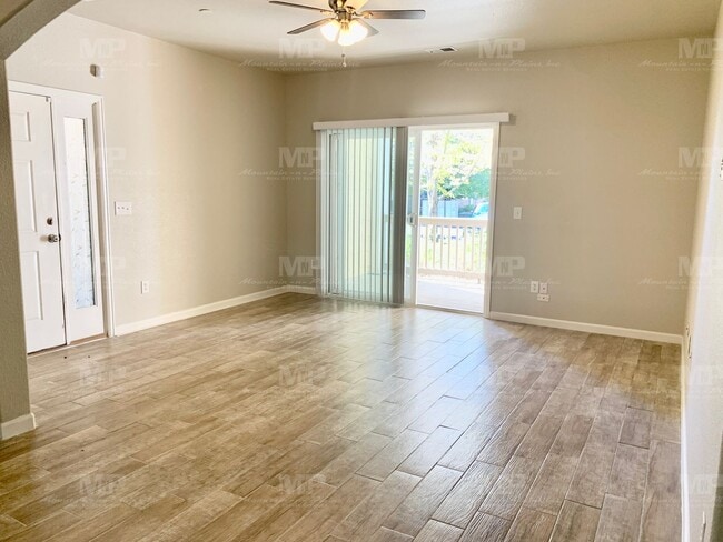 Building Photo - 4825 Hahns Peak Dr