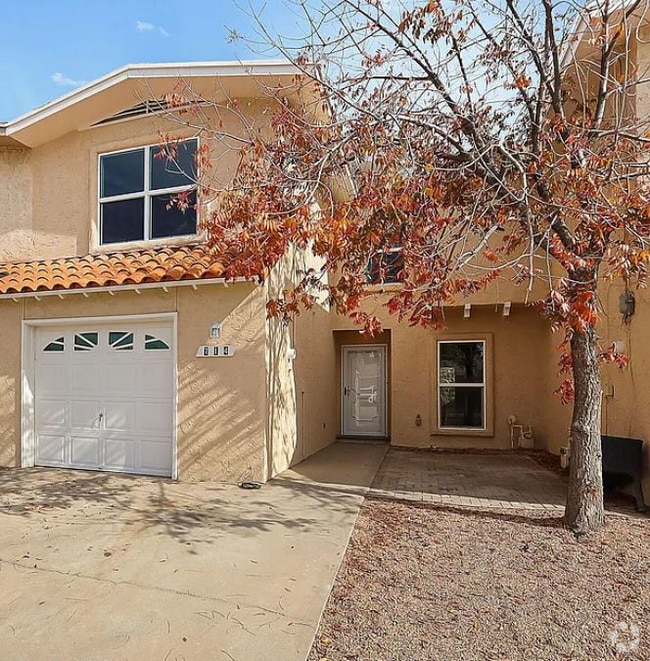 Building Photo - 714 La Chapa Ave