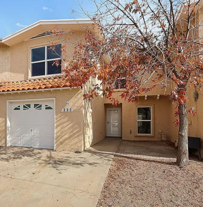 Primary Photo - 714 La Chapa Ave